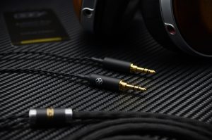 Vanish Dual 3.5mm Headphone Cable - Hifiman Headphone Cable - Denon Headphone Cable - Close Up