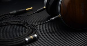 Vanish Dual 3.5mm Headphone Cable - Hifiman Headphone Cable - Denon Headphone Cable - Inserted